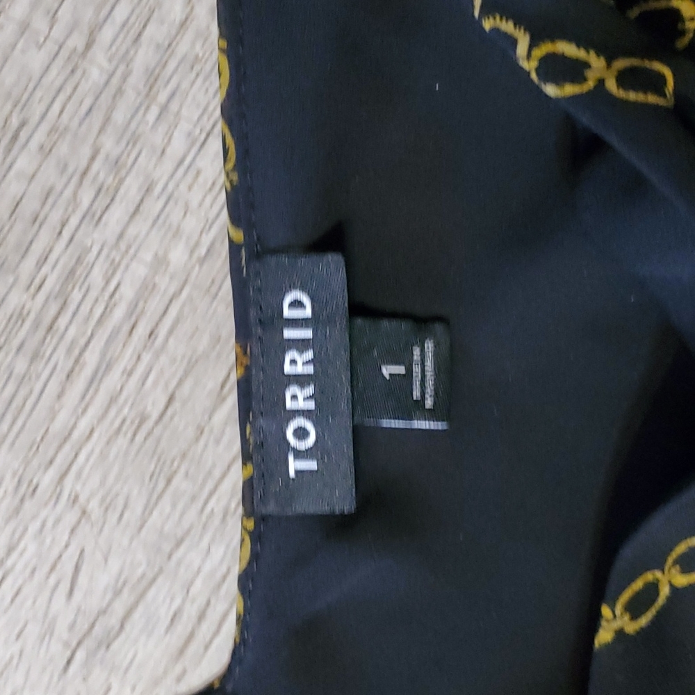 Torrid Gold Chain Tank 1X - Picture 2 of 4